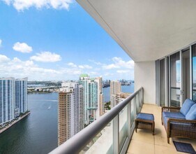 Building Photo - Icon Brickell 4206