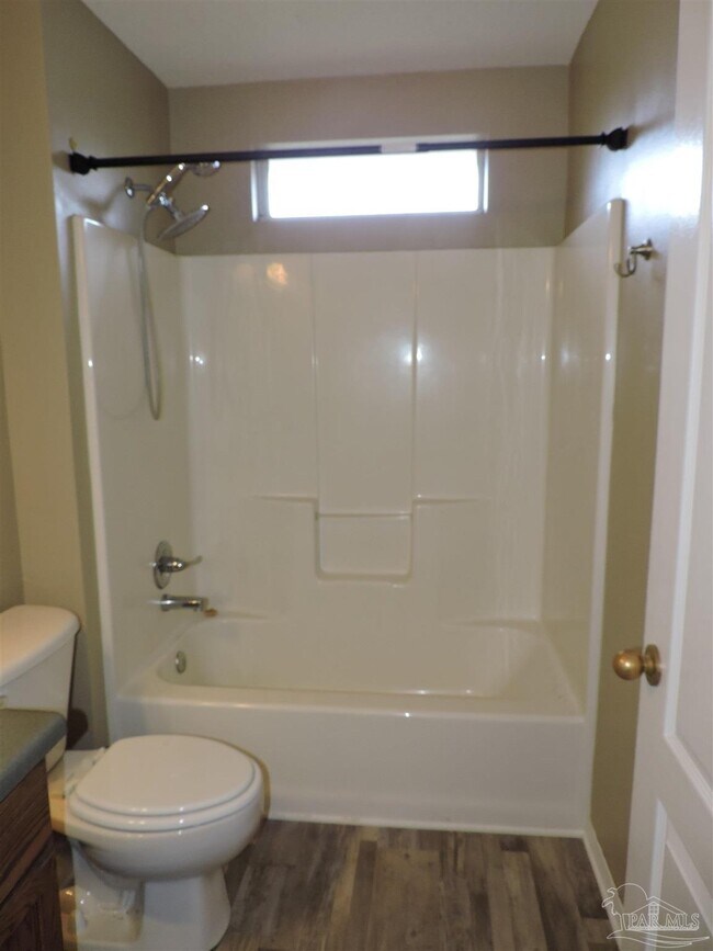 Building Photo - 724 Hanley Downs Dr