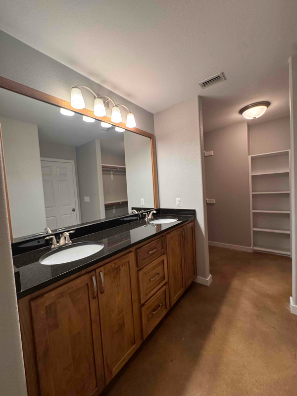 Building Photo - 4117 Carrera Ln