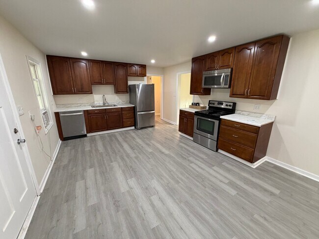 Building Photo - 12528 Seavolt Rd
