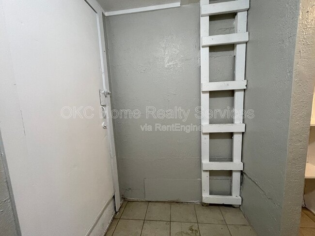 Building Photo - 1304 NW 99th St