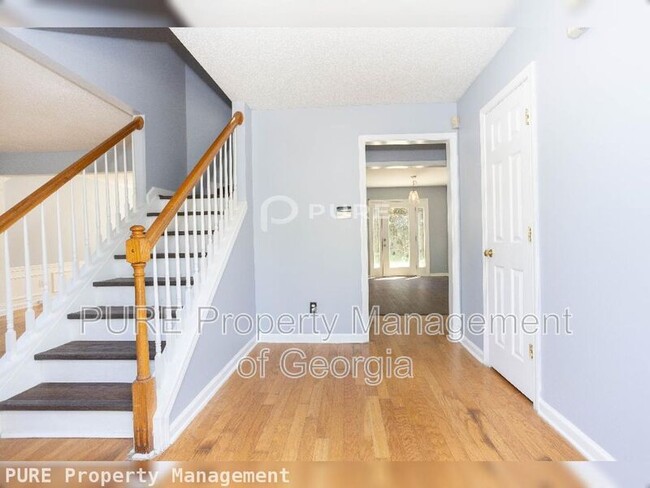 Building Photo - 457 Darter Dr NW