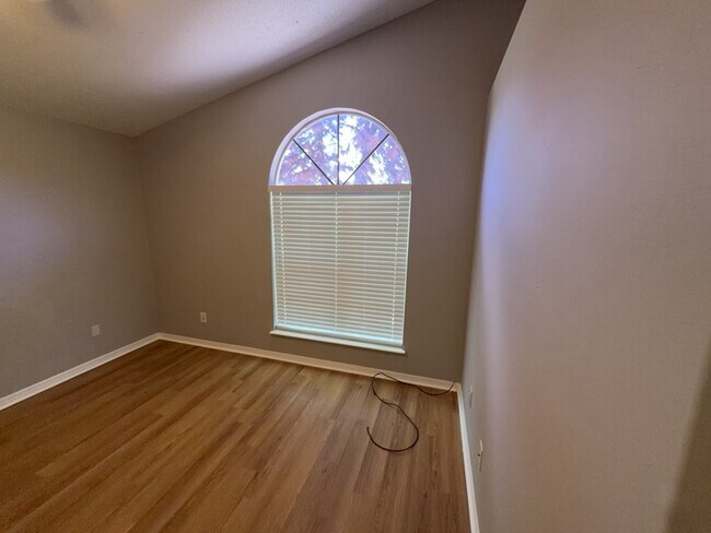 Building Photo - 502 San Gabriel Ct