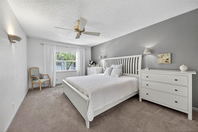 Building Photo - 6417 Bay Club Dr