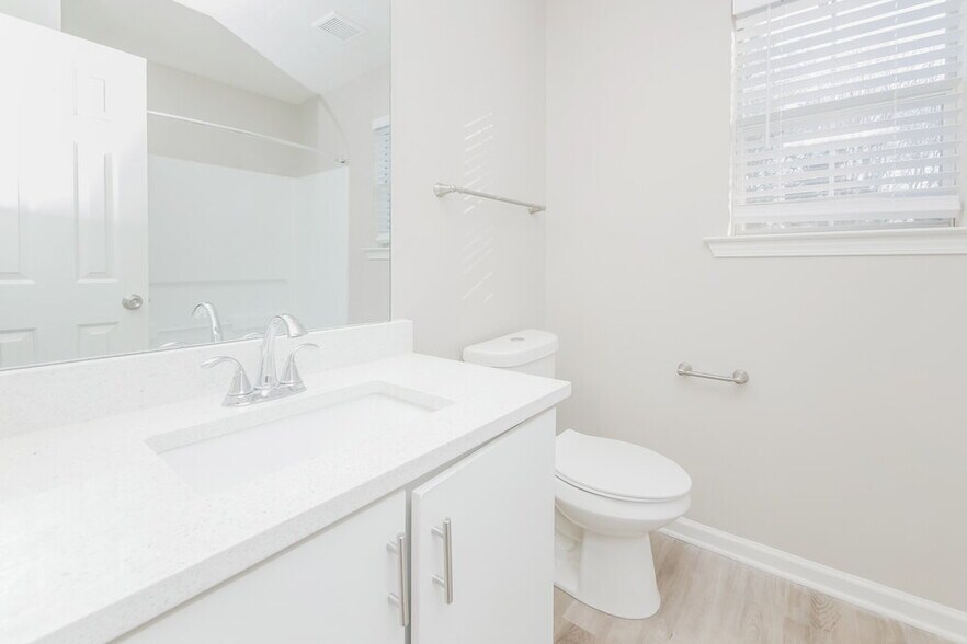 Building Photo - 409 Grove Park Dr