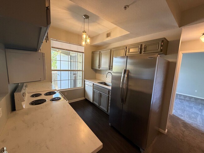 Building Photo - Beautiful 1 Bedroom Condo