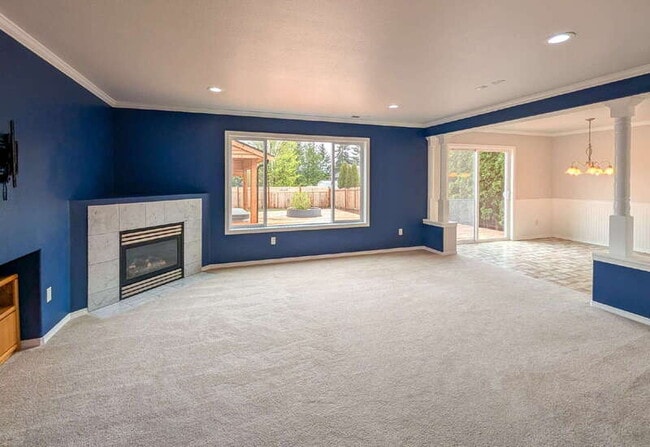 Building Photo - 11625 Center Rd