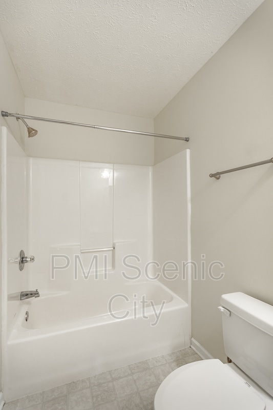 Building Photo - 343 Pine St