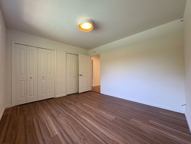 Building Photo - Stunning 4-Bedroom Home with Pool, Solar P...