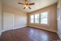 Building Photo - 204 Mt Vernon Ct