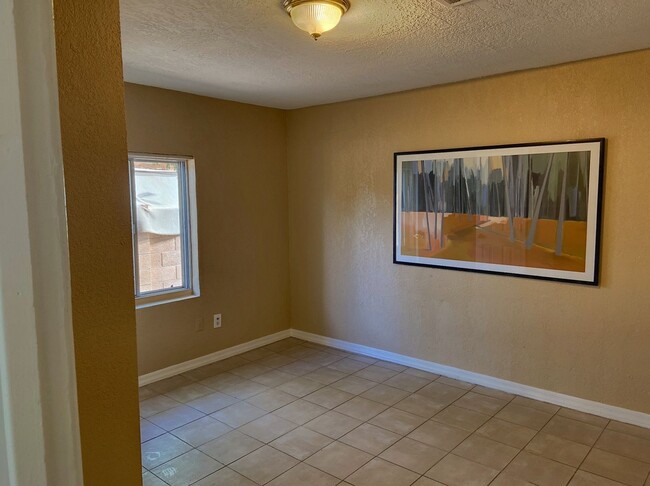 Building Photo - OPEN HOUSE 3-19-25 - OPEN FROM 4:30 -5:30P...