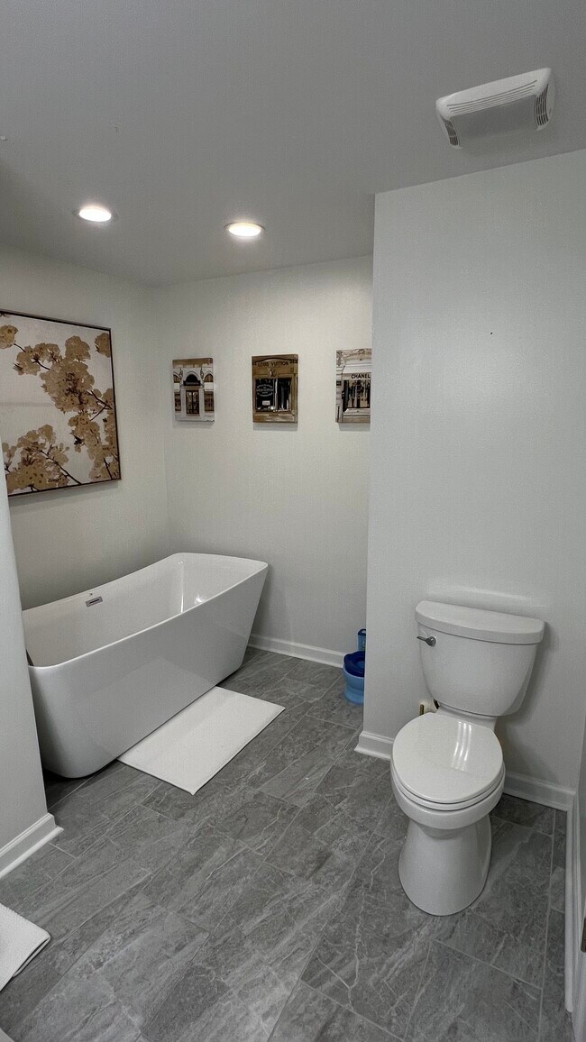 Building Photo - 475 Scots Dr