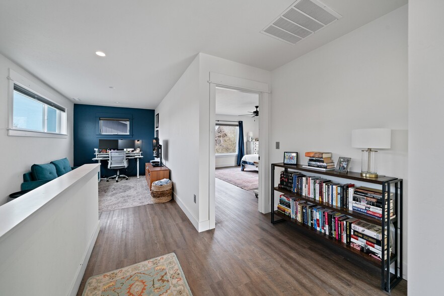 Building Photo - 4451 Alexander St