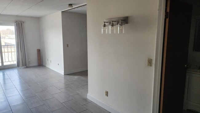 Building Photo - 40 Cochituate Rd