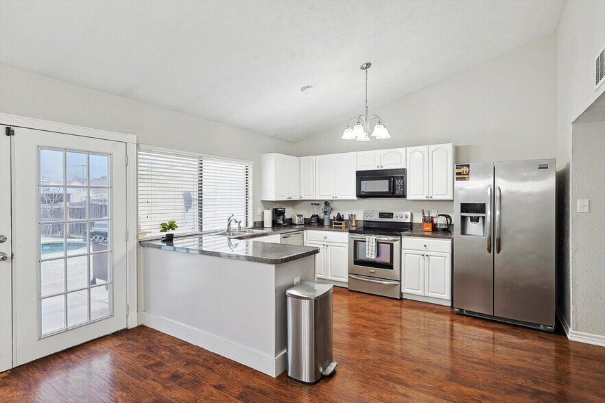 Building Photo - 1113 Cherokee Trail