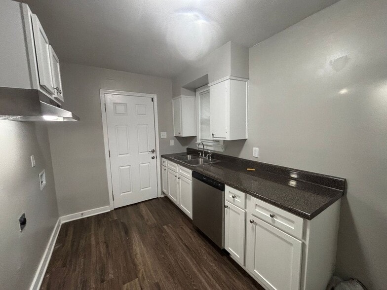 Building Photo - 1523 Oberle Ave