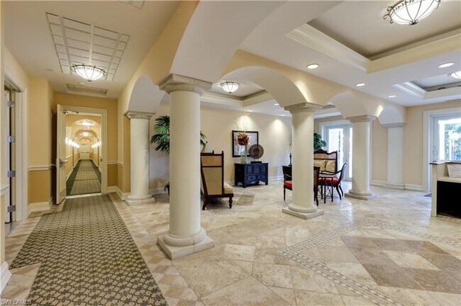 Building Photo - 2825 Palm Beach Blvd