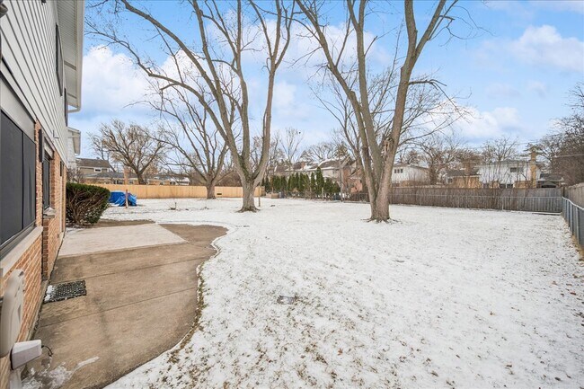 Building Photo - 626 Barberry Rd