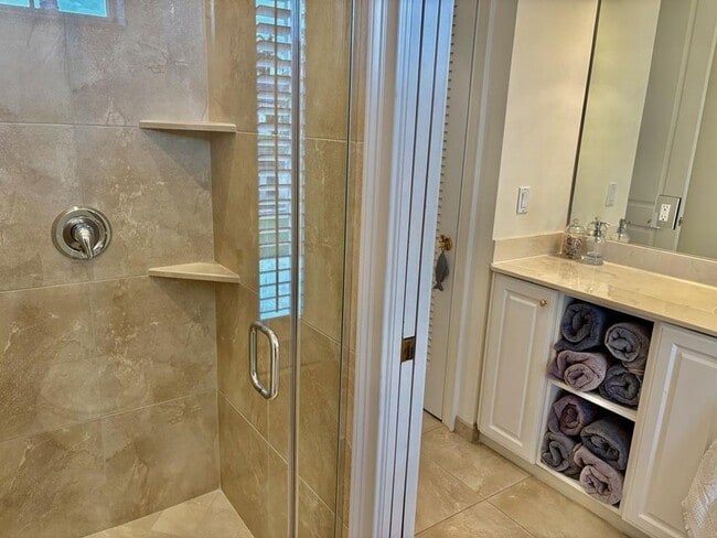 Building Photo - home