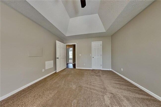 Building Photo - 5450 Princeton Oaks Dr