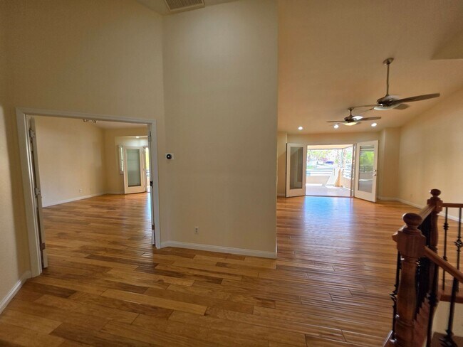 Building Photo - Spacious Home in the Heart of Green Valley