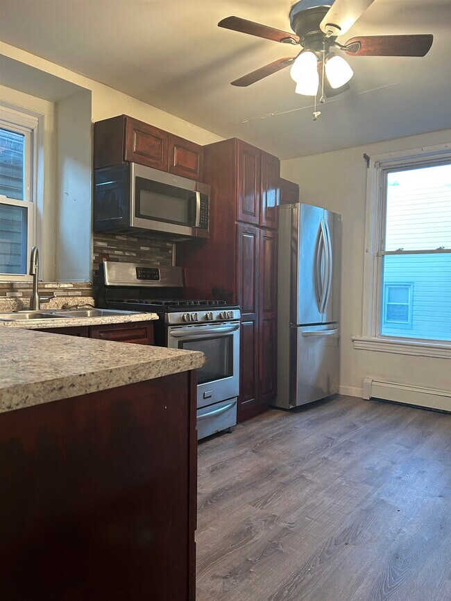 Building Photo - 172 Virginia Ave