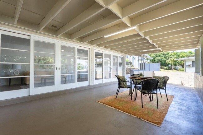 Building Photo - NEWLY Remodeled 4 BED/2 BA Home in Makiki ...