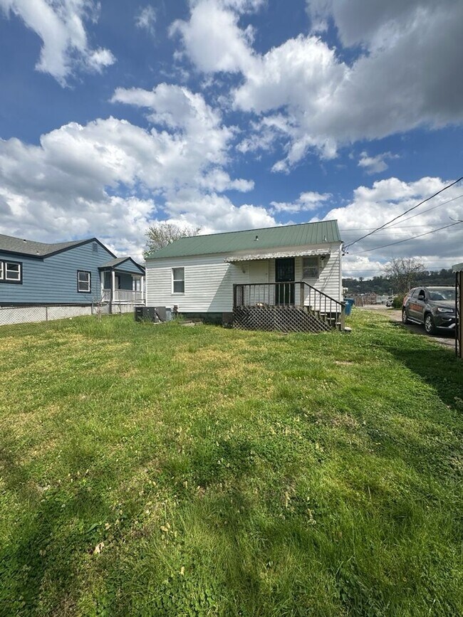 Building Photo - Updated Rossville Home with Yard, Carport, and Easy Chattanooga Access