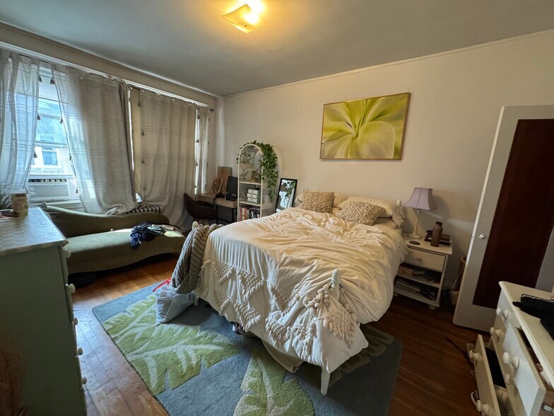 Building Photo - 85 Winchester St