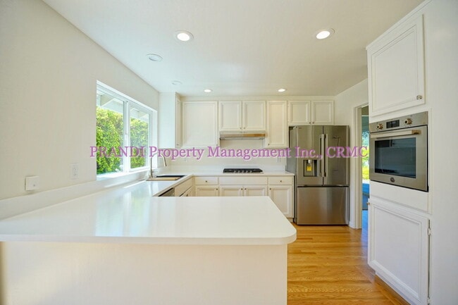 Building Photo - Gorgeous Home in Sought After Larkspur Nei...