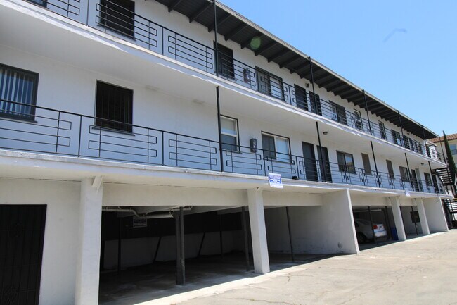 Building Photo - 11070 Strathmore Dr