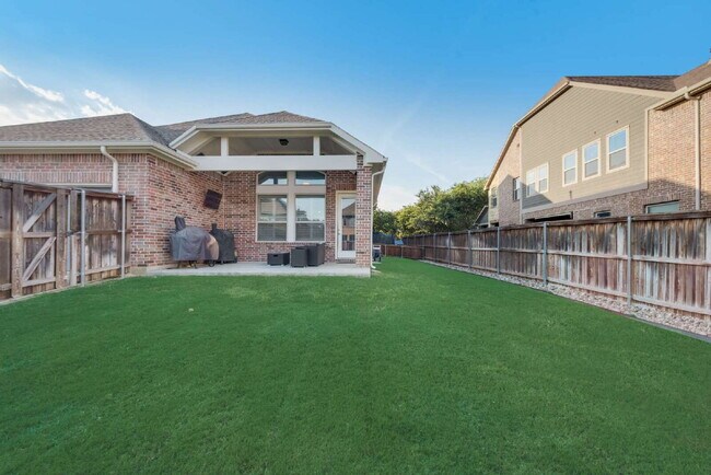 Building Photo - Welcome to your new 5 Bed-4 Bath home in t...