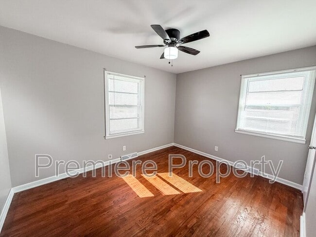 Building Photo - 704 N Pearl St