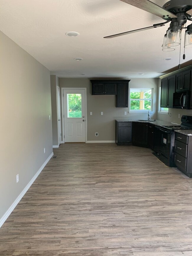 Building Photo - Beautiful Brand New 3 bedroom 2 full bathroom Home with New Everything!