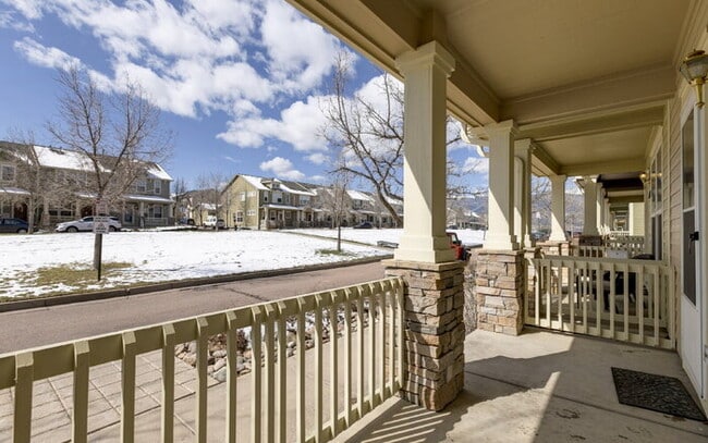 Building Photo - “Move-In Ready Townhome – November Rent Free!”