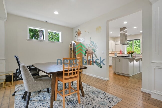 Building Photo - "Spacious 5-Bedroom Retreat with 3 Full Baths in Snohomish – 3,350 Sq Ft of Comfortable Living!"