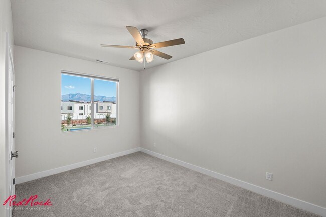 Building Photo - Brand New Townhome in Crimson Park! Stylis...