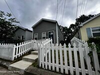 Building Photo - 939 Goss Ave