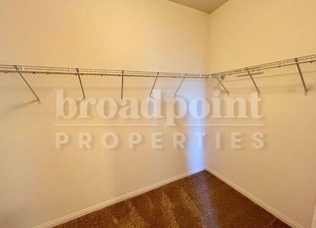 Building Photo - 1650 N Las Flores Dr