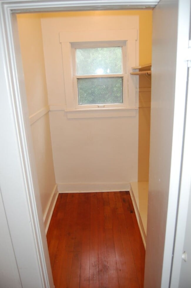 Building Photo - 1742 S 14th St