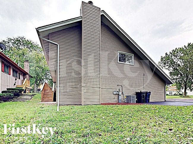 Building Photo - 707 Rose Ln