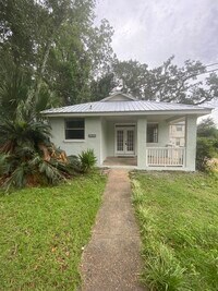 Building Photo - 1221 N Duval St