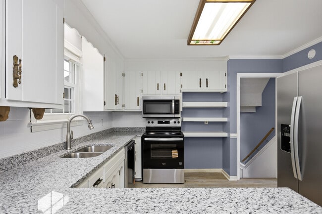 Building Photo - 2510 Bicors Dr