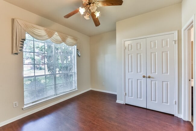 Building Photo - 8811 Earnestwood Dr