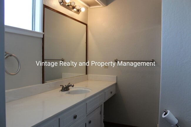 Building Photo - Back On The Rental Market Update 3 Bedroom Home With A Swimming Pool!!!