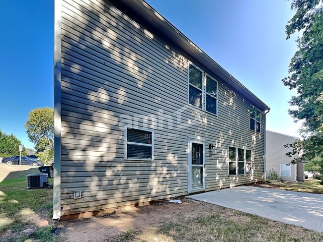 Building Photo - 6432 Dillard Ridge Dr