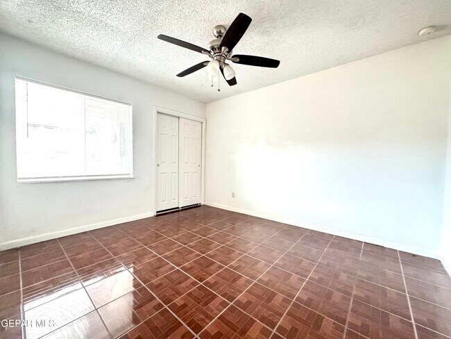 Building Photo - 209 San Saba Rd