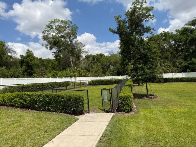 Building Photo - Stylish 3 ed 3 bath townhome in Apopka!!