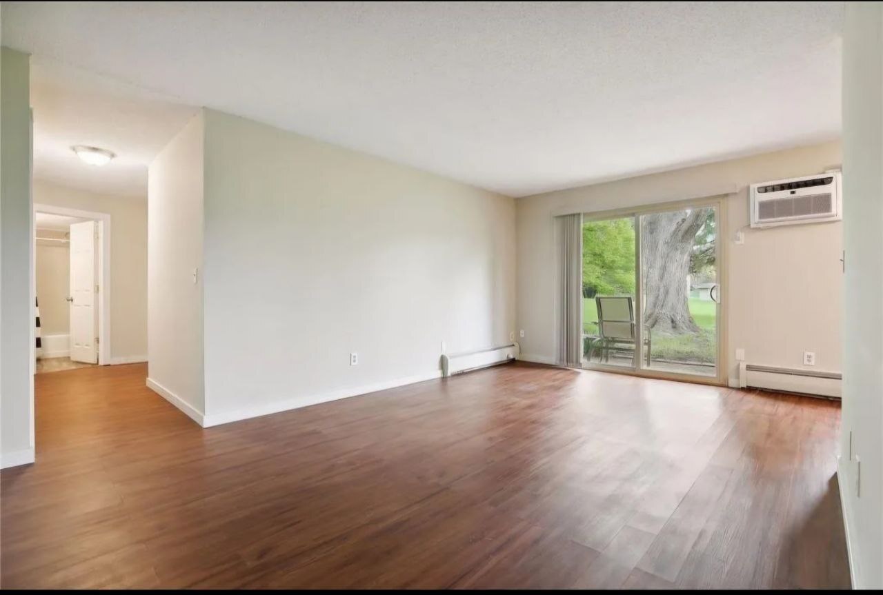 Building Photo - 935 11th Ave S