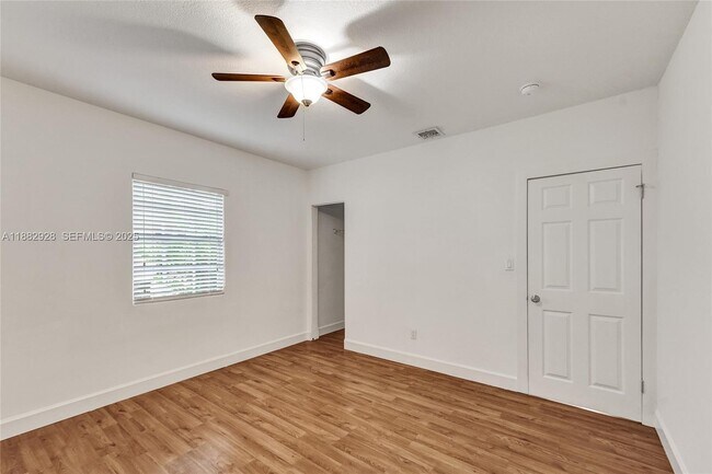 Building Photo - 4718 NW 15th Ave